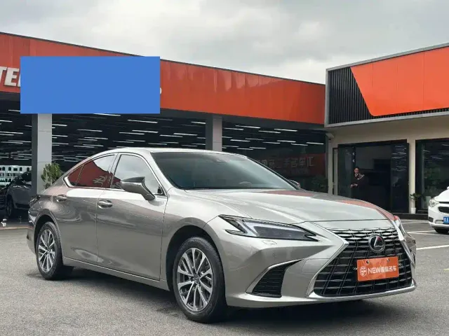 Lexus ES — Фото автомобиля 3