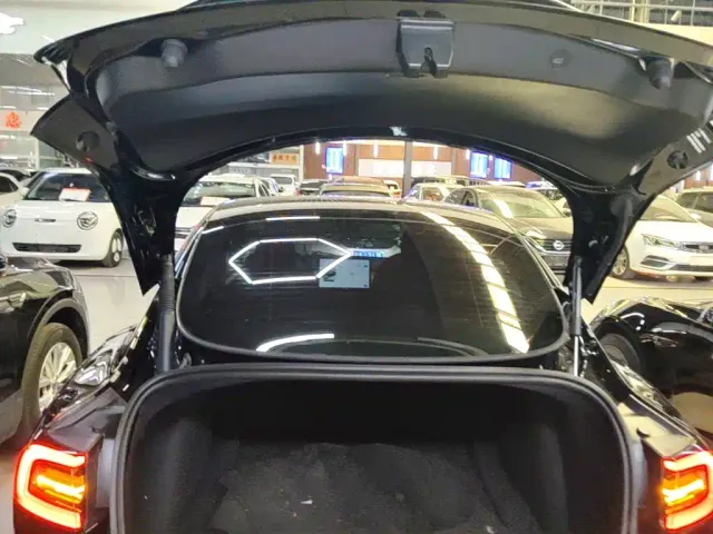 Tesla Model 3 — Фото автомобиля 18