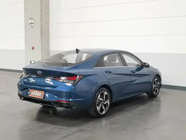 Hyundai Elantra — Фото автомобиля 2