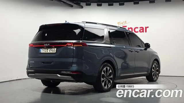 Kia Carnival Generation 4 — Фото автомобиля 2