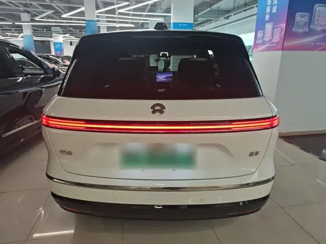 Nio ES8 — Фото автомобиля 5