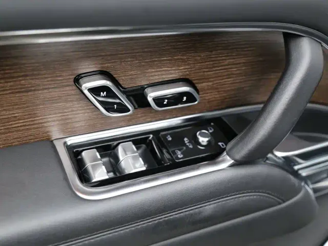 Land Rover Range Rover — Фото автомобиля 12