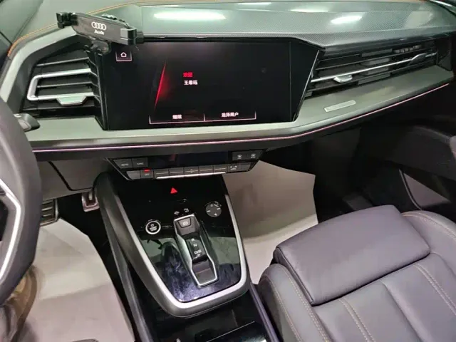 Audi Q4 e-tron — Фото автомобиля 12
