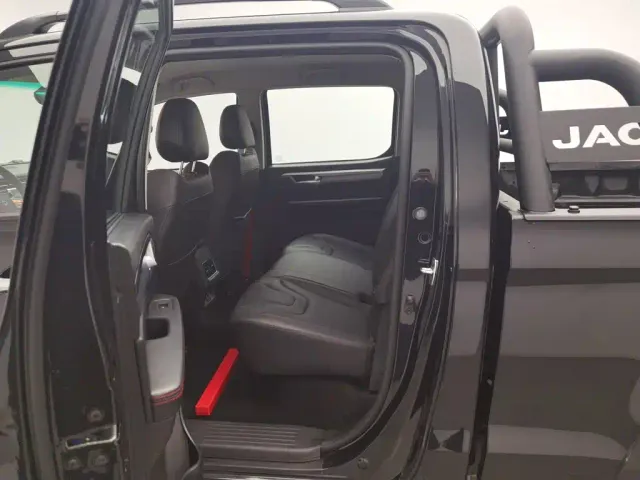 JAC Motors JAC T8 — Фото автомобиля 15