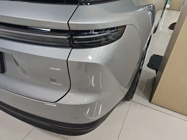 Li Auto i8 — Фото автомобиля 7