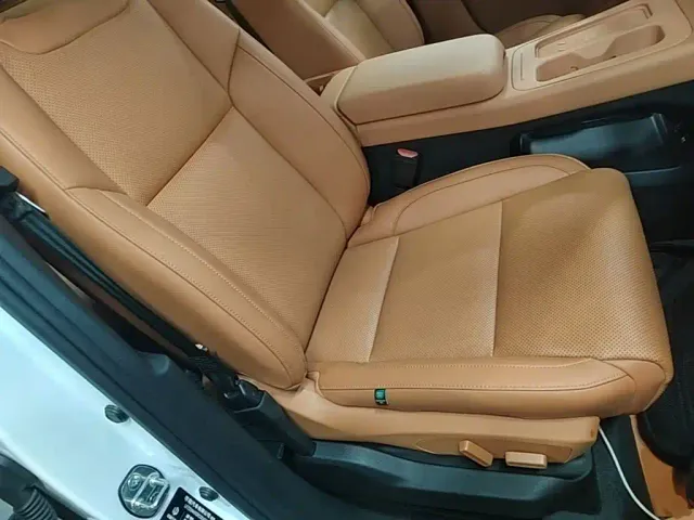 Leapmotor C10 — Фото автомобиля 24