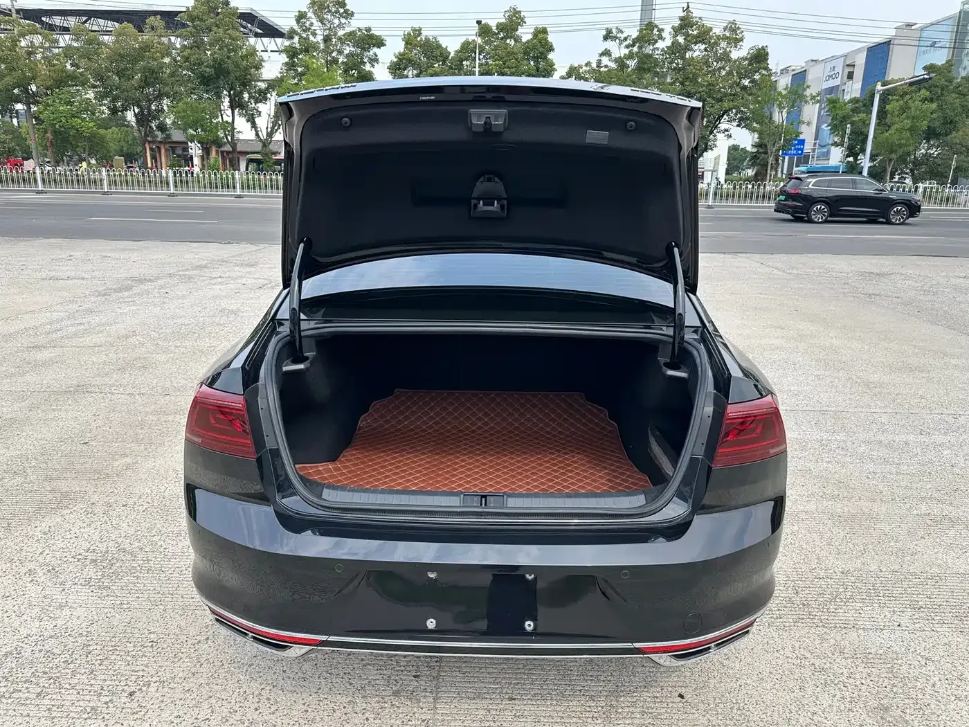 Volkswagen Magotan 2023 Model 2 Million Units Commemorative Edition 280TSI DSG Leading Version — Фото автомобиля 16