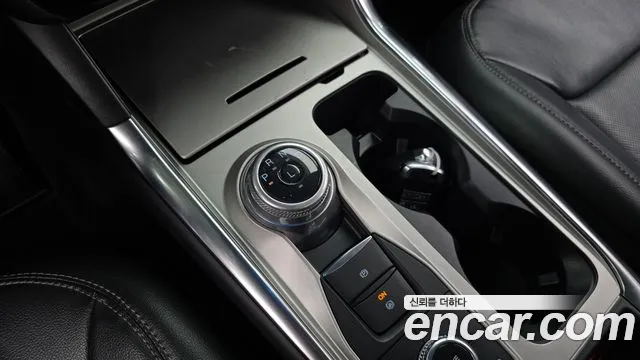 Ford Explorer — Фото автомобиля 12