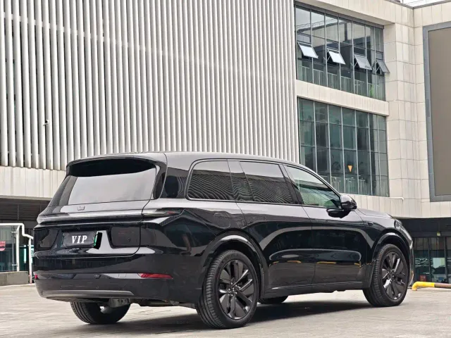 Li Auto L9 — Фото автомобиля 18