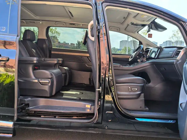 GAC Trumpchi M8 — Фото автомобиля 11