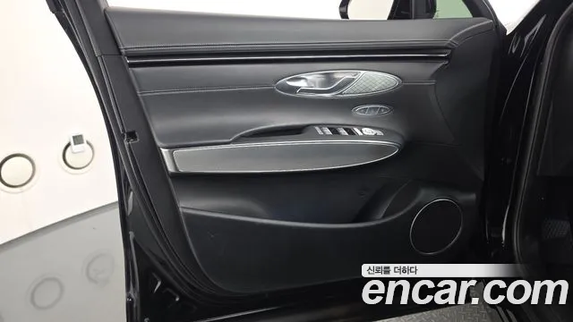 Genesis GV70 — Фото автомобиля 13