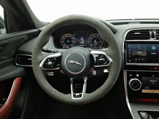 Jaguar XEL — Фото автомобиля 11
