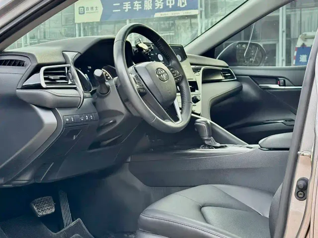 Toyota Camry — Фото автомобиля 4
