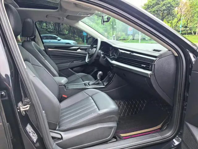 Volkswagen Passat — Фото автомобиля 15
