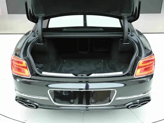 Bentley Flying Spur — Фото автомобиля 26