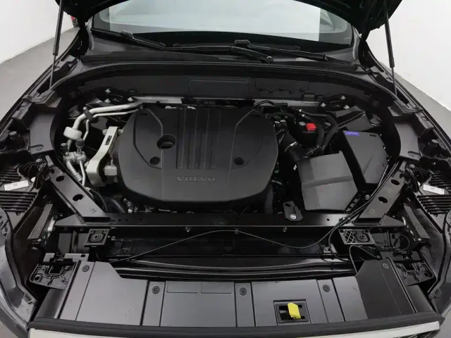 Volvo XC60 — Фото автомобиля 6