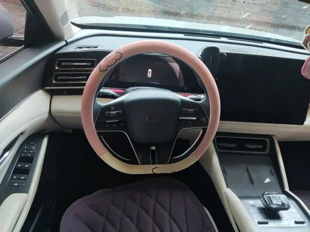 BYD Qin L — Фото автомобиля 11