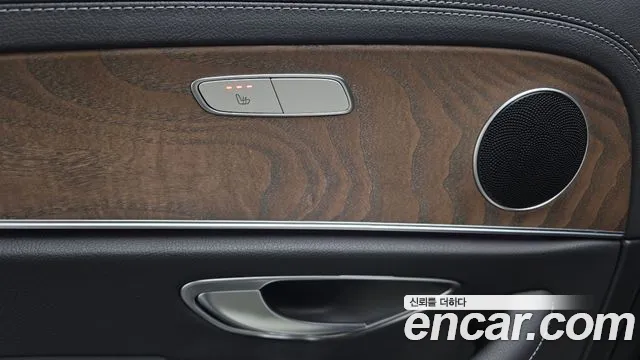 Mercedes-Benz E-Class — Фото автомобиля 18
