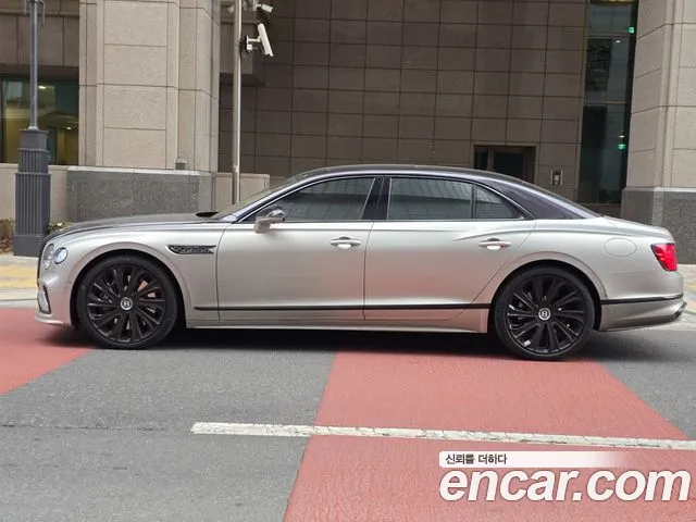 Bentley Flying Spur — Фото автомобиля 3