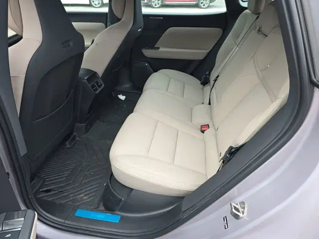 Volvo Volvo XC70 Plug-in Hybrid 2025 Standard — Фото автомобиля 16