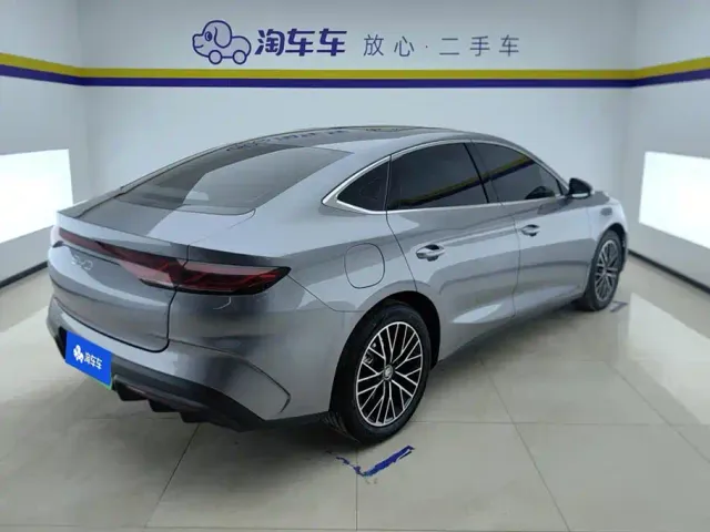 BYD Qin L 2024 DM-i 120KM Excellence Model — Фото автомобиля 3