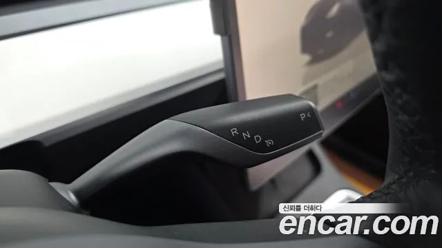 Tesla Model Y — Фото автомобиля 9