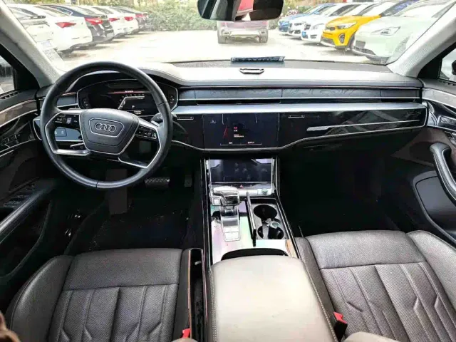 Audi A8 — Фото автомобиля 4