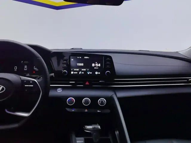 Hyundai Elantra — Фото автомобиля 13