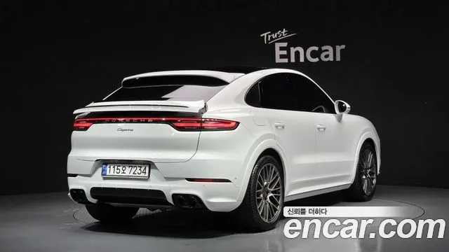 Porsche Cayenne — Фото автомобиля 3