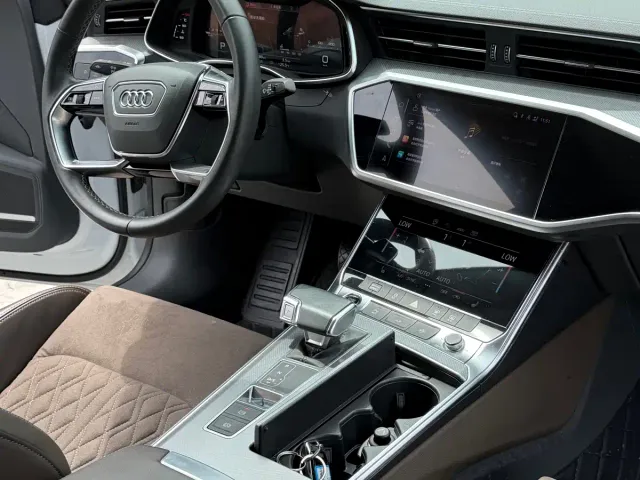 Audi A7L — Фото автомобиля 15