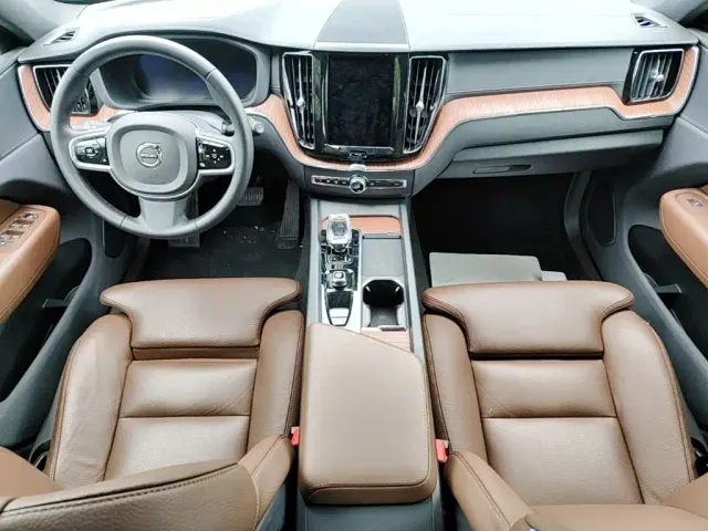 Volvo XC60 — Фото автомобиля 13