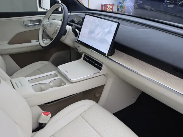 Toyota BoZhi 3X — Фото автомобиля 10