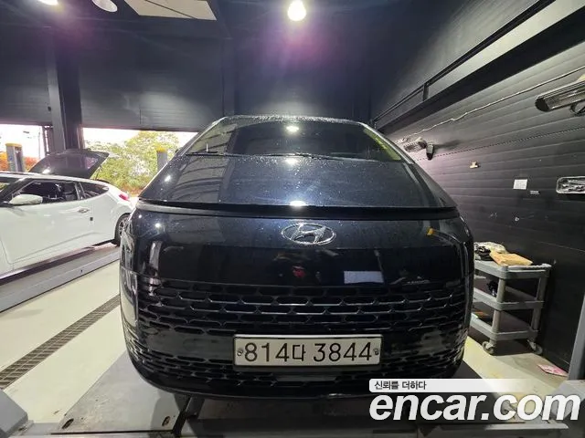 Фотография автомобиля — Hyundai Staria