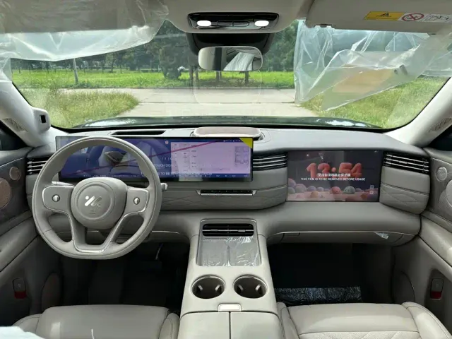 IM Motors LS9 — Фото автомобиля 11