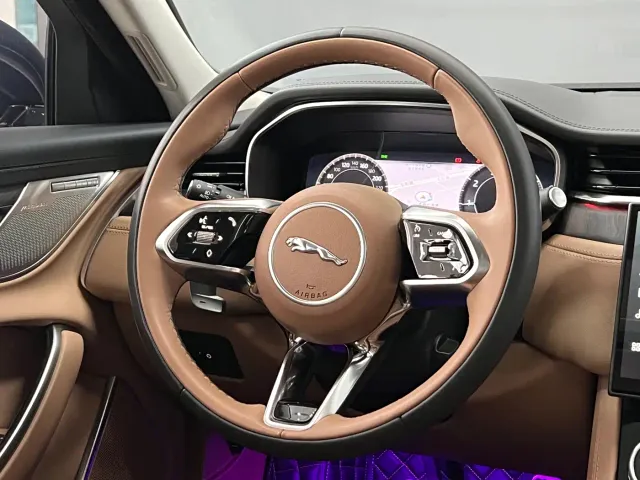 Jaguar XFL — Фото автомобиля 13