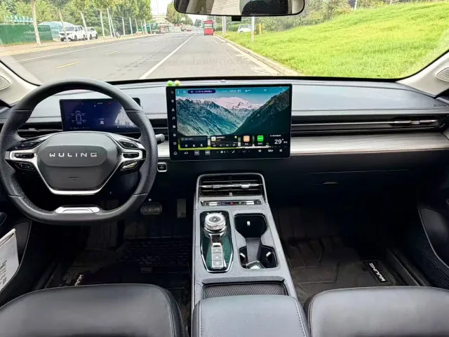 Wuling Starlight — Фото автомобиля 6