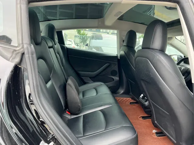 Tesla Model 3 — Фото автомобиля 13