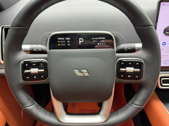 Li Auto L7 — Фото автомобиля 10