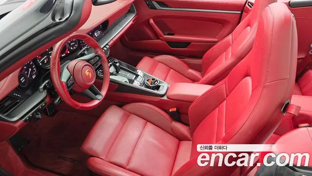 Porsche 911 992 — Фото автомобиля 10