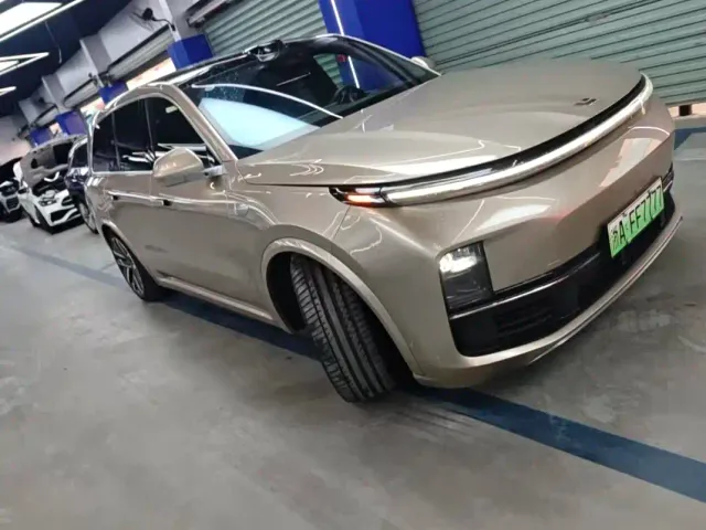 Li Auto L9 — Фото автомобиля 5