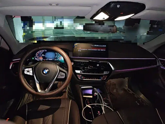 BMW 5 Series — Фото автомобиля 10