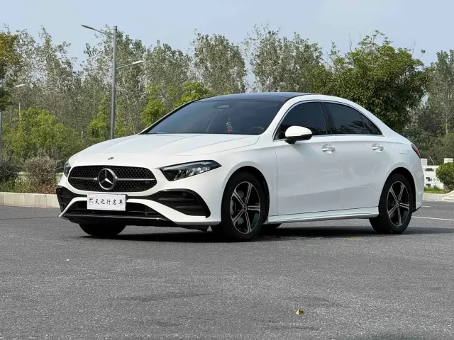 Фотография автомобиля — Mercedes-Benz A-Class