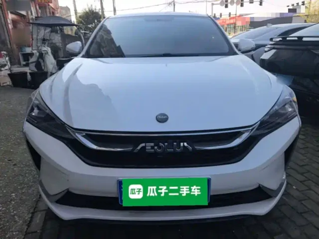 Dongfeng Yixuan — Фото автомобиля 2