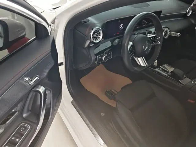 Mercedes-Benz A-Class — Фото автомобиля 15