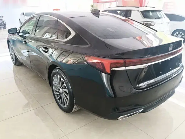 Buick LaCrosse — Фото автомобиля 4