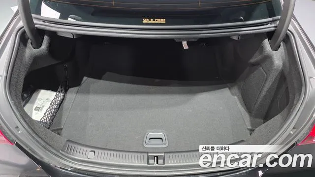 Mercedes-Benz E-Class — Фото автомобиля 16