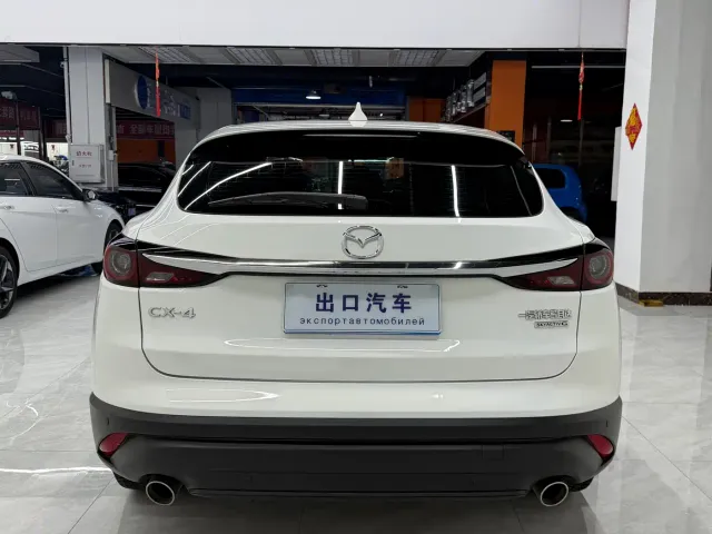 Mazda CX-4 — Фото автомобиля 5