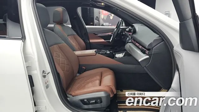 BMW 5 Series G60 — Фото автомобиля 15