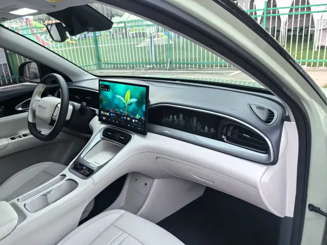 Geely Starry Wish — Фото автомобиля 14