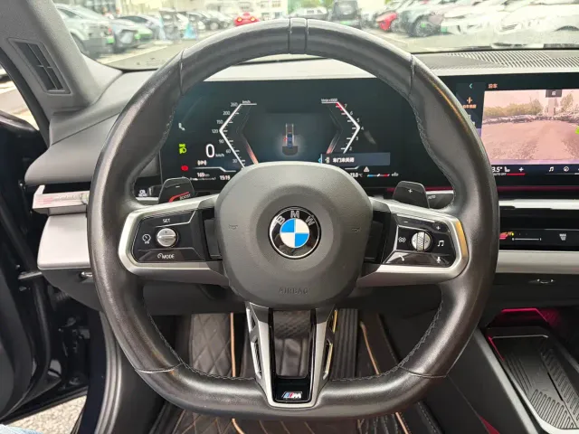 BMW 5 Series — Фото автомобиля 6